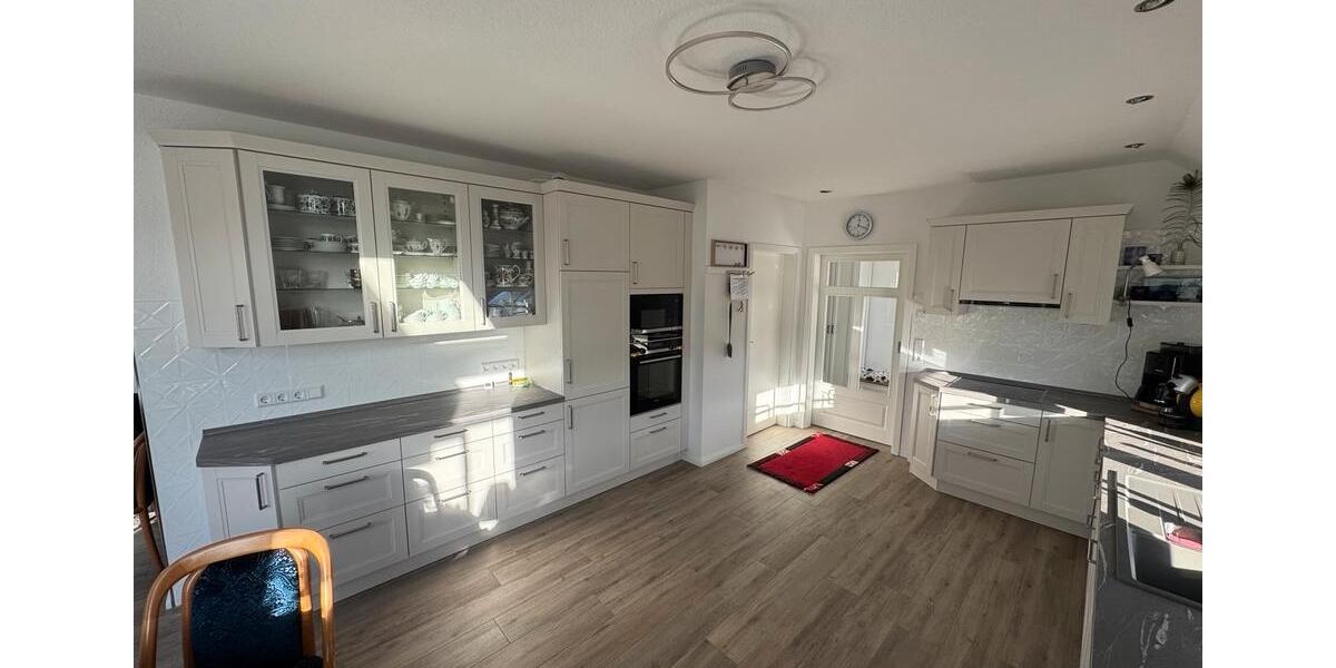 Erdgeschoßwohnung Blomberg - 3 Zimmer, 110 m&sup2;, 1.800&euro; | Angebot:19719172