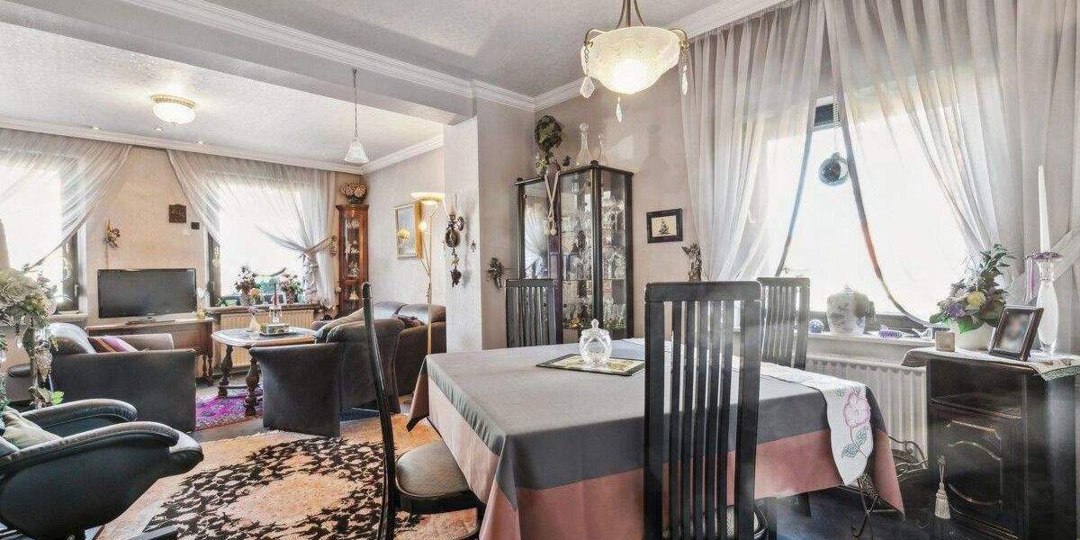 Freistehende und potentialreiche Doppelhaushälfte auf weitläufigem Grundstück (Süd-West-Ausrichtung) 3 zimmer