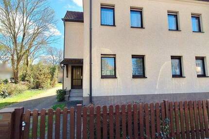 Gepflegtes Dreifamilienhaus in schöner Wohnlage mit zwei Einzelgaragen 7 zimmer