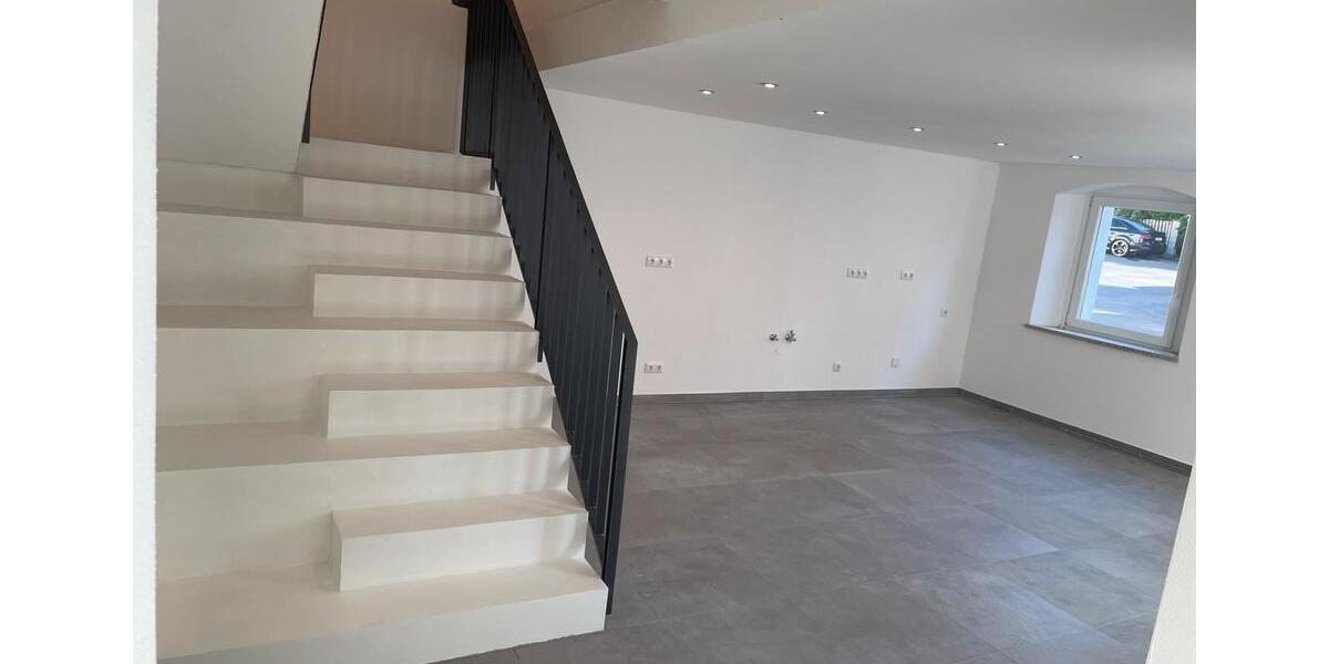 Einfamilienhaus Konnersreuth - 6 Zimmer, 200 m&sup2;, 1.250&euro; | Angebot:23708339