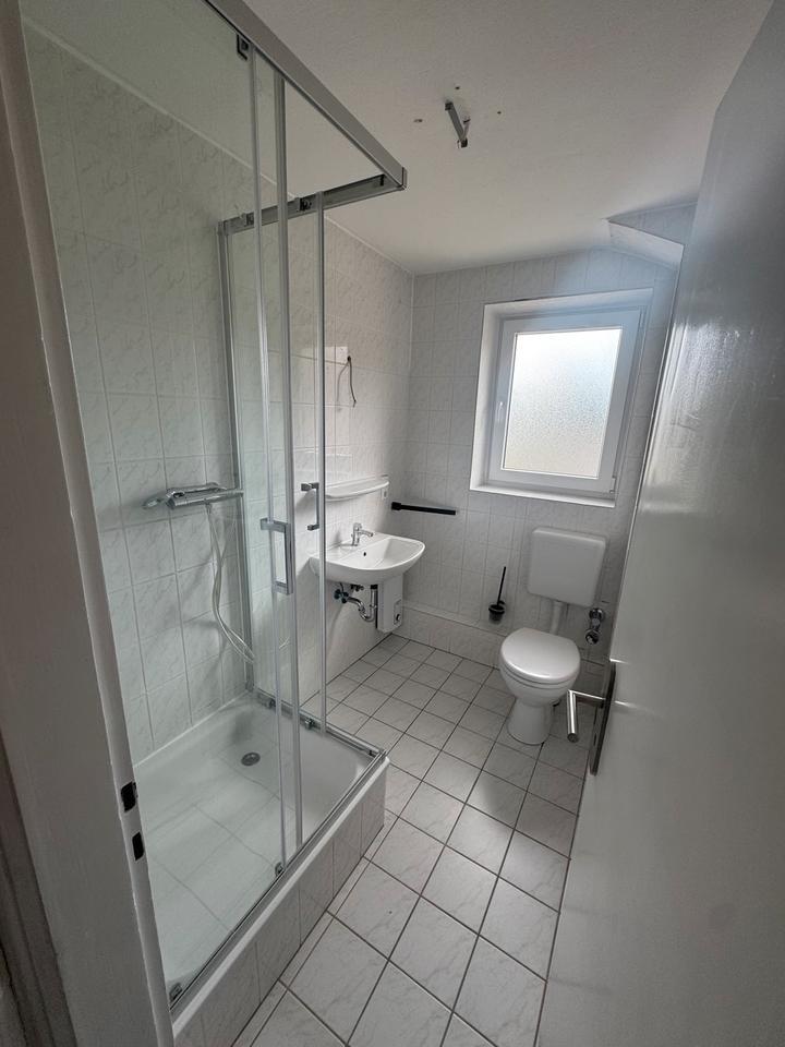 Jünkerath, helle Dreizimmerwohnung mit Balkon, Ortsmitte zimmer