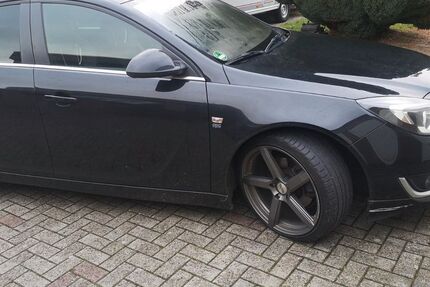 Opel Insignia 180.300 km 8.500 € Varel 26316