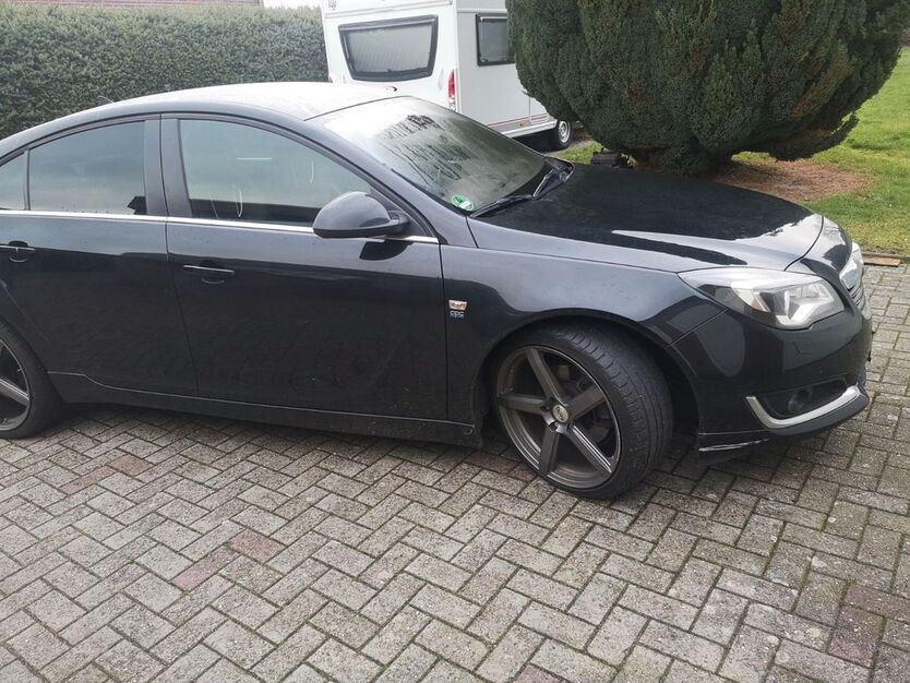 Opel Insignia 180.300 km 8.500 € Varel 26316
