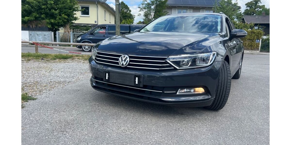 VW Passat 215.691 km 7.777 &euro; München 81245