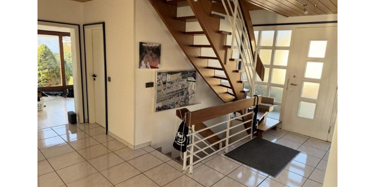 Einfamilienhaus Betzdorf - 8 Zimmer, 180 m&sup2;, 1.350&euro; | Angebot:25292930