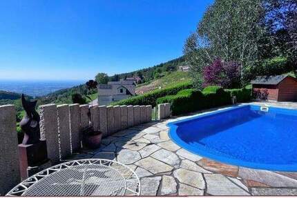 Denkmalgeschütztes Anwesen mit Gästehaus, Pool, Sauna und herrlichem Panoramablick über das Rheintal. 6 zimmer