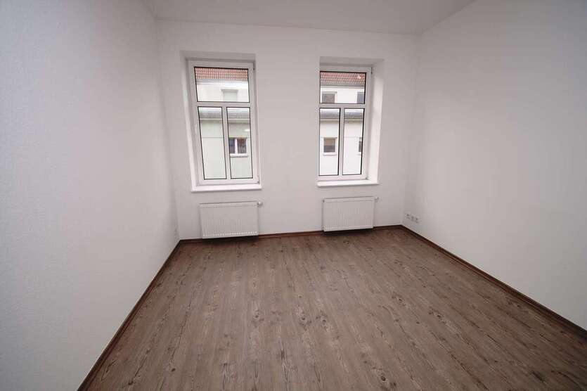 5-Zimmer-Wohnung mit Laminat, Wanne+Dusche 5 zimmer