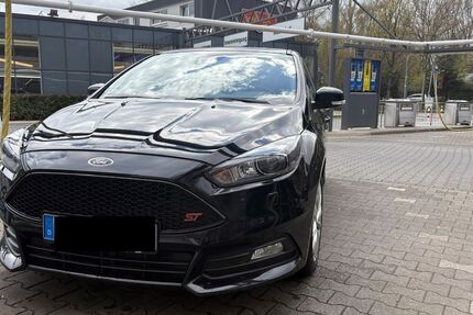 Ford Focus 119.000 km 16.200 &euro; Balve 58802