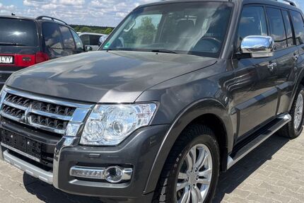 Mitsubishi Pajero 280.000 km 15.999 &euro; Wildau 15745
