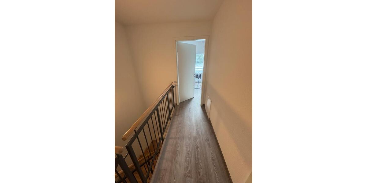 Reihenhaus Bad Endbach - 6 Zimmer, 128 m&sup2;, 1.350&euro; | Angebot:26383123