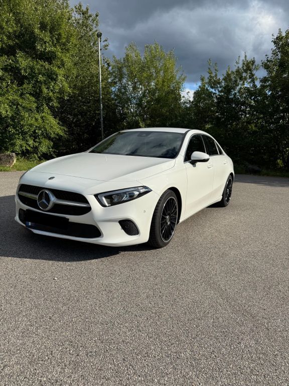 Mercedes-Benz A 200 62.000 km 20.900 € Brunn 93164