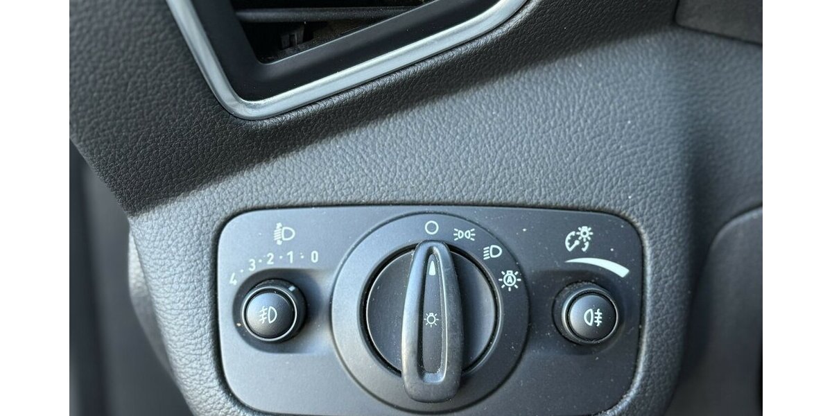 Ford Kuga 2.0 TDCI Titanium STANDHZ/NAVI/DAB/KAMERA 98.466 km 10.900 &euro; Villingen-Schwenningen 78054