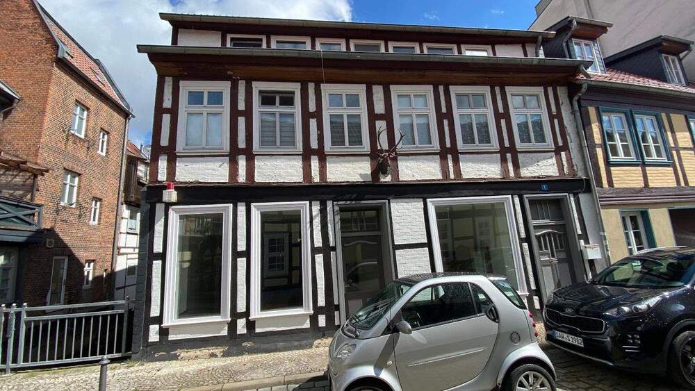 Etagenwohnung Salzwedel - 7 Zimmer, 181 m&sup2;, 89.000&euro; | Angebot:23813001