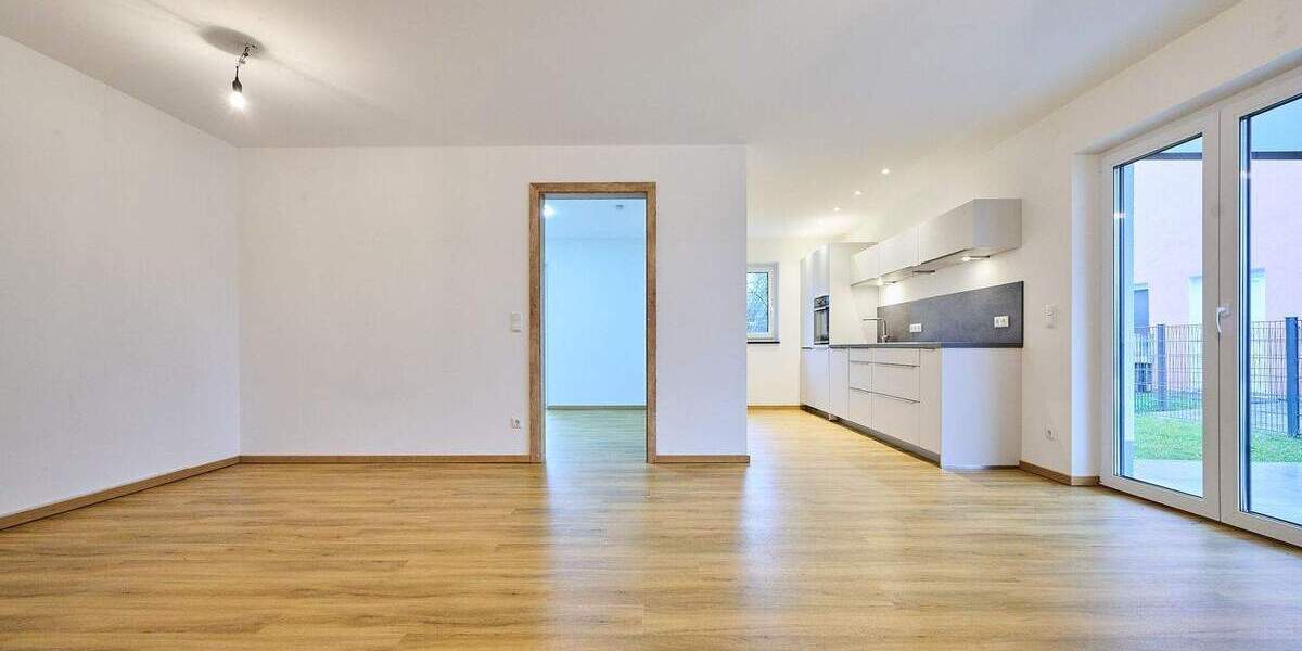 Barrierefreie 2-Zimmer-EG-Wohnung mit Einbauküche, Stellplatz & Terrasse in Straubing 2 zimmer