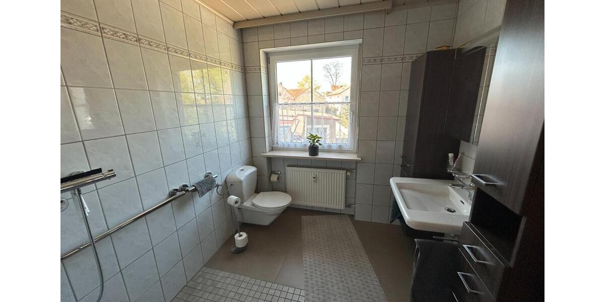 Etagenwohnung Abensberg - 3 Zimmer, 146 m&sup2;, 1.175&euro; | Angebot:26329468