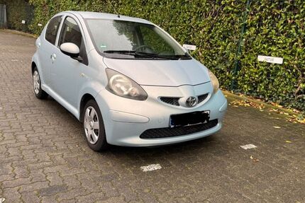 Toyota Aygo (X) 149.100 km 3.995 &euro; Düsseldorf 40239
