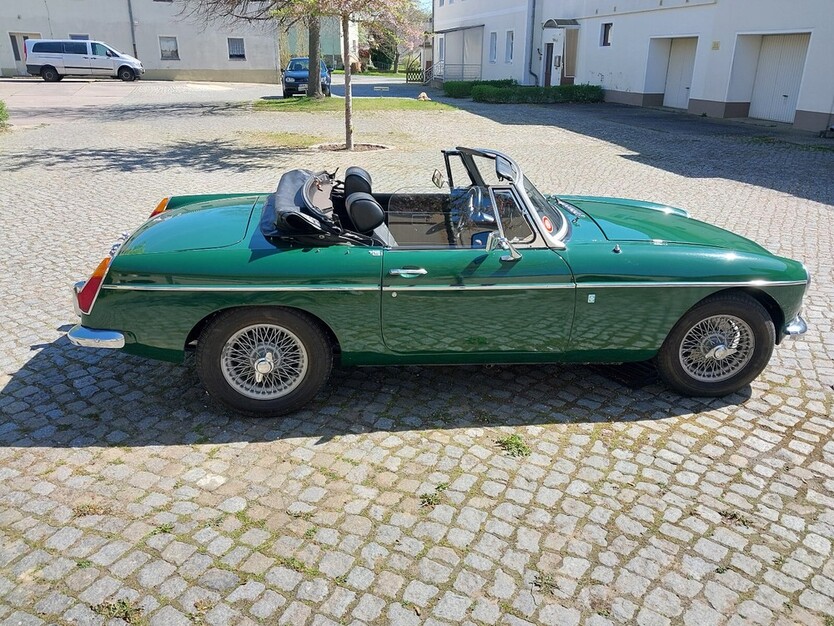 MG B 86.042 km 9.800 € Radebeul 01445