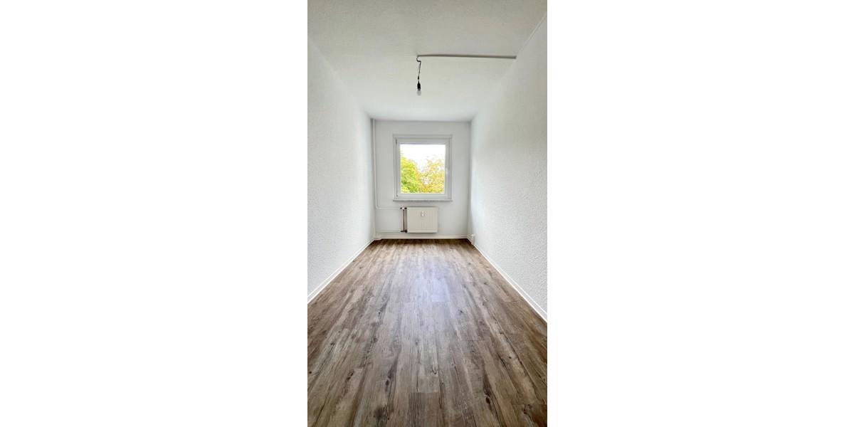 Sofort bezugsfertig: 4-Zimmerwohnung mit Balkon und Aufzug im 2.OG! 4 zimmer