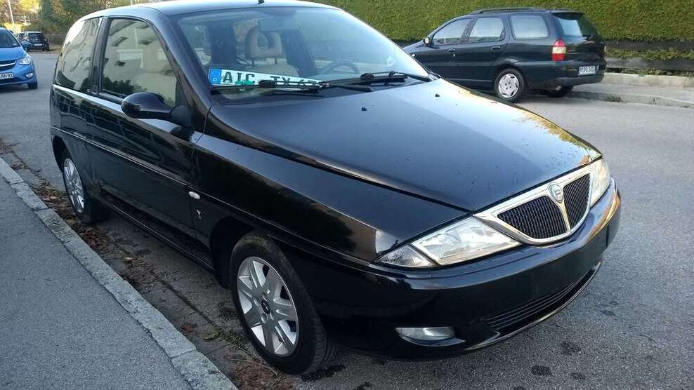 Lancia Y 136.000 km 399 € Mering 86415