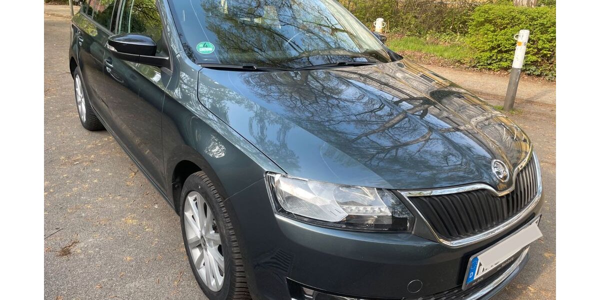 Skoda Rapid 107.680 km 10.200 &euro; Hamburg 22589
