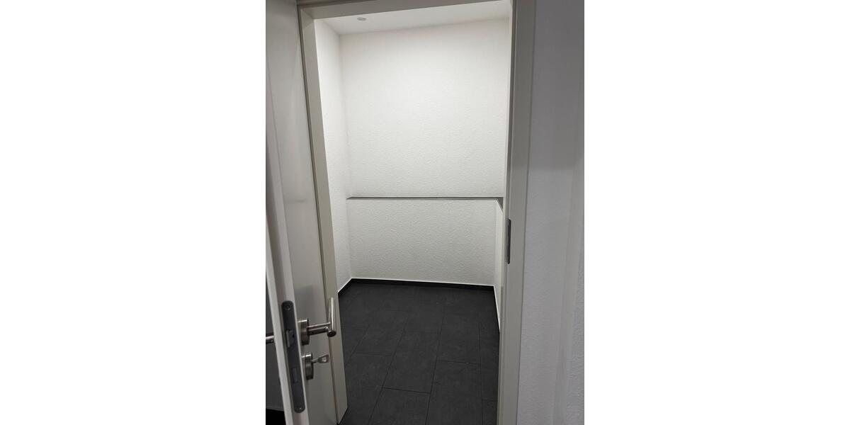 Erdgeschoßwohnung Karlsruhe Knielingen - 2 Zimmer, 80 m&sup2;, 1.400&euro; | Angebot:25870572