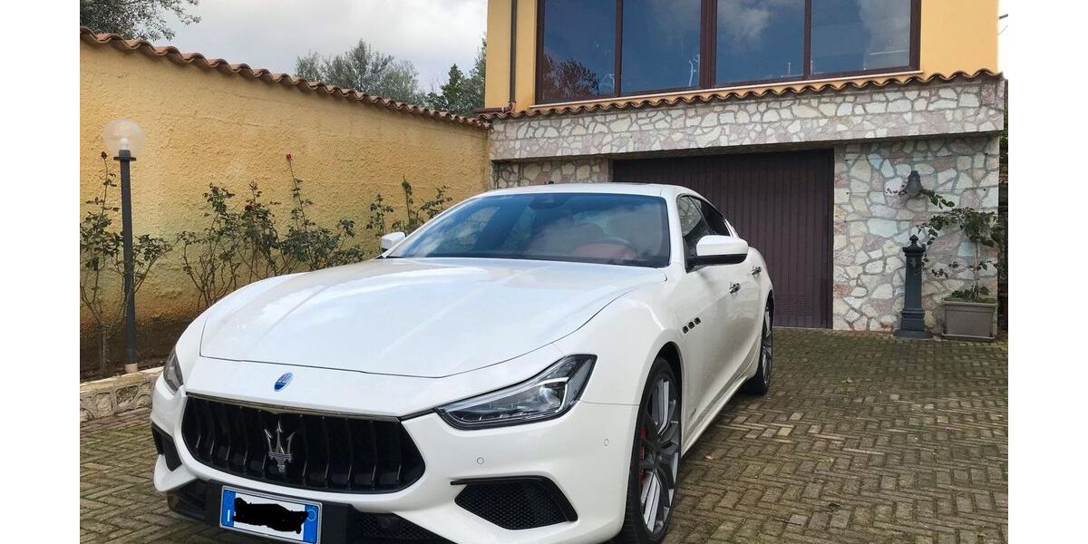 Maserati Ghibli 59.644 km 41.500 &euro; Solingen 42651