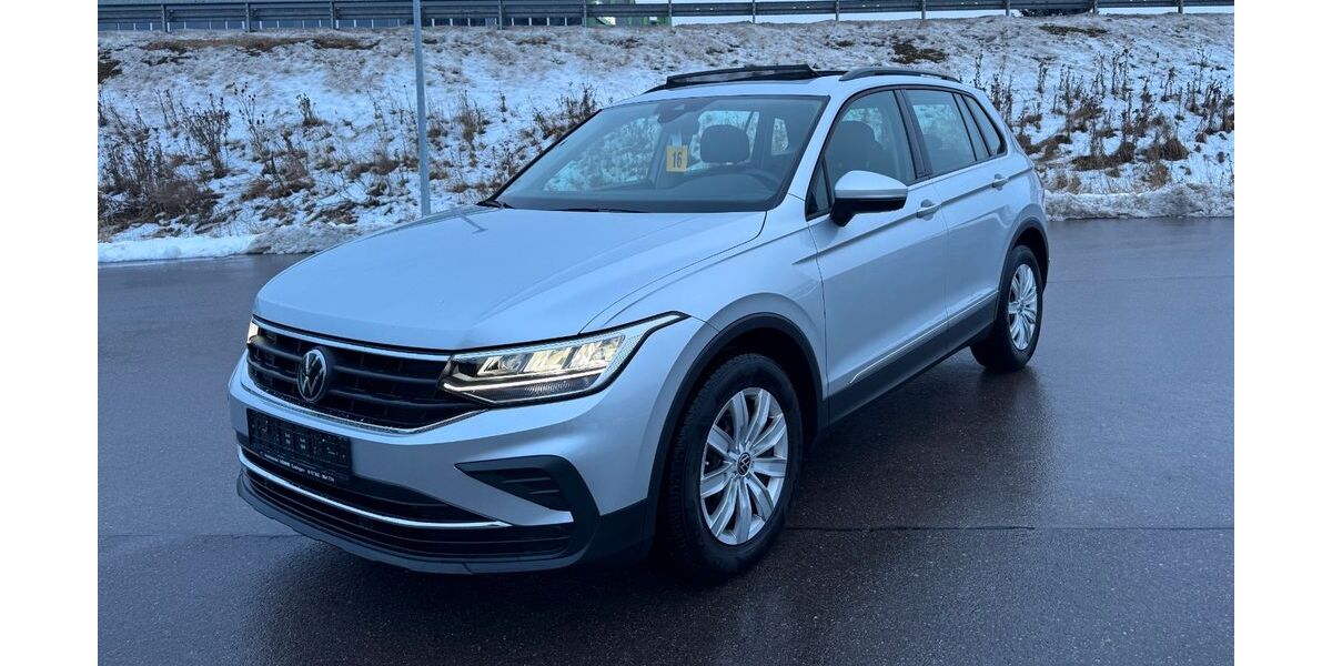 VW Tiguan 54.000 km 25.400 &euro; Essingen­­­ 73457
