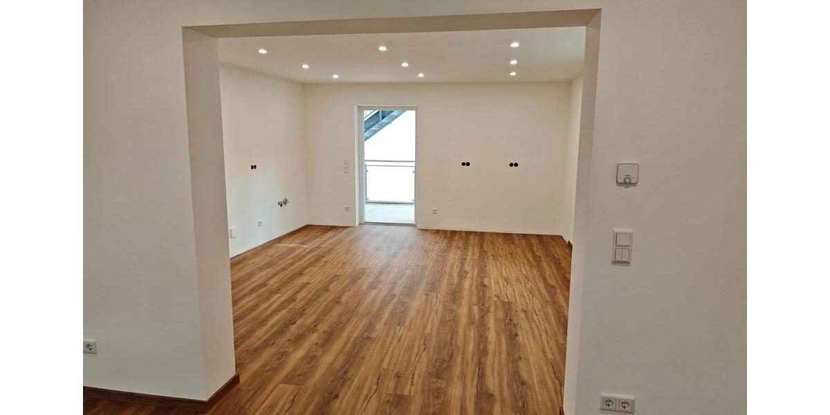 Etagenwohnung Hammelburg - 3.5 Zimmer, 111 m&sup2;, 1.200&euro; | Angebot:26614914