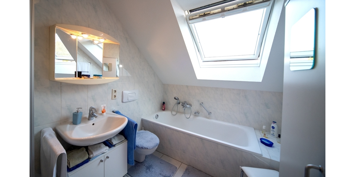 Charmantes Zweifamilienhaus mit gepflegtem Garten – Viel Platz, ruhige Lage in idyllischer Waldnähe 7 zimmer