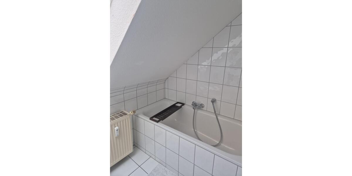 Dachgeschoßwohnung Kaiserslautern Betzenberg - 4 Zimmer, 16 m&sup2;, 365&euro; | Angebot:26448933