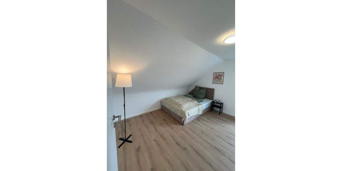 Etagenwohnung Erlangen Sieglitzhof - 4 Zimmer, 15 m&sup2;, 390&euro; | Angebot:25414542