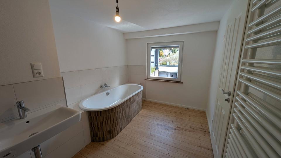 Einfamilienhaus Schleiden - 6 Zimmer, 180 m&sup2;, 1.600&euro; | Angebot:26135305