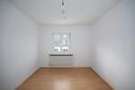 Wohnen im ruhigen Umfeld! Ältere und preiswerte 3-Zimmer-Wohnung in schöner Größe 3 zimmer