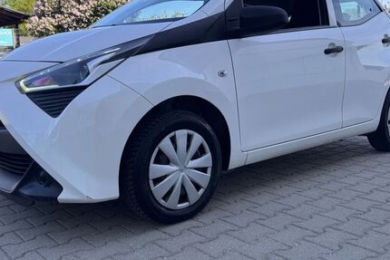 Toyota Aygo (X) 88.000 km 8.999 &euro; München 81825