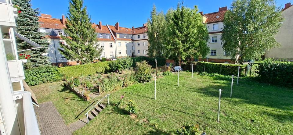 Sonnige 3-Raum-Wohnung mit großem Südbalkon, Blick ins Grüne und 3 zimmer