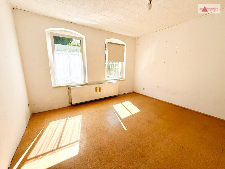 Reihenmittelhaus Zschopau - 9 Zimmer, 210 m&sup2;, 69.000&euro; | Angebot:22452439