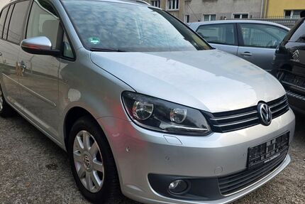 VW Touran 171.000 km 9.999 &euro; Essen 45144