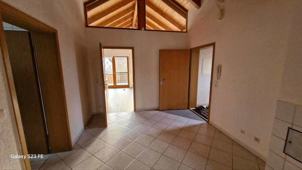 Dachgeschoßwohnung Hirrlingen - 3.5 Zimmer, 100 m&sup2;, 850&euro; | Angebot:26660127