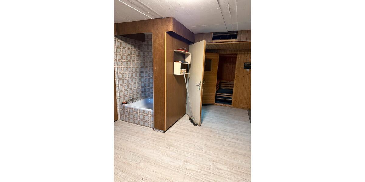 Einfamilienhaus Salzbergen - 7 Zimmer, 250 m&sup2;, 480.000&euro; | Angebot:24273449