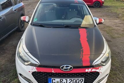 Hyundai i20 104.000 km 7.000 &euro; Chemnitz 09126