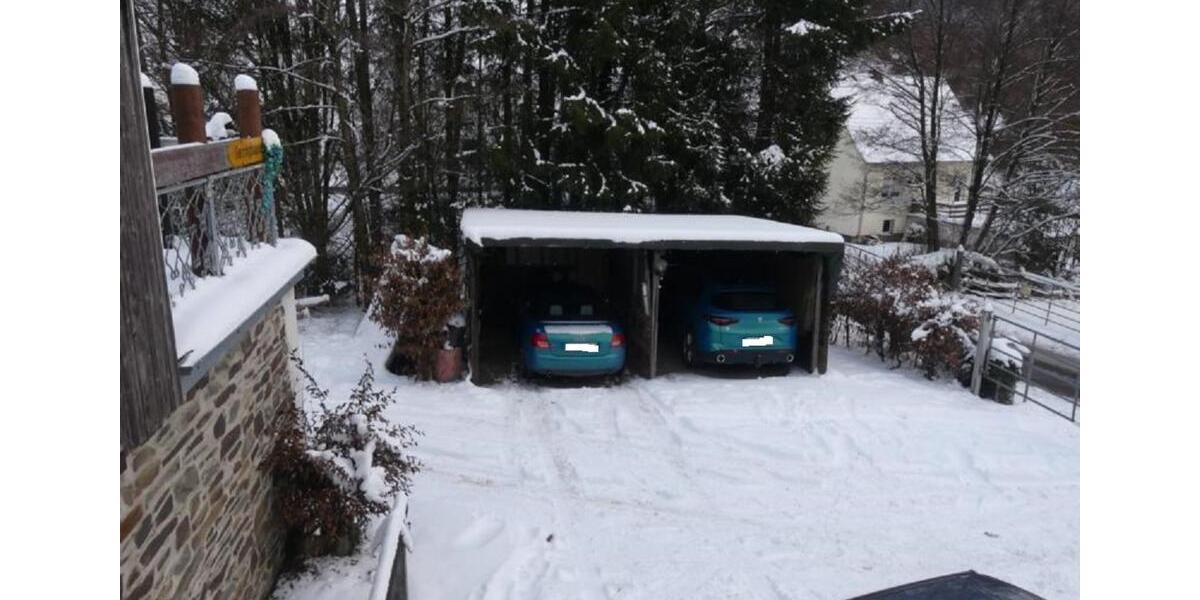 Bauernhaus mit Nebengebäuden und Land, ideal für Pferd u. Hund 10 zimmer