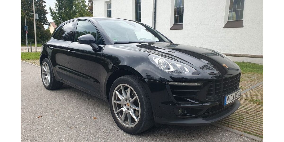 Porsche Macan 231.000 km 27.990 &euro; München 81827