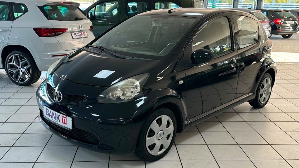 Toyota Aygo (X) 127.496 km 2.999 &euro; Lübeck 23554