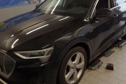 Audi e-tron 127.153 km 28.640 &euro; Baden Baden 76532