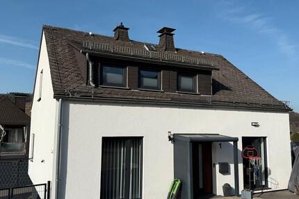 Haus Bestwig - 4 Zimmer, 120 m&sup2;, 380.000&euro; | Angebot:25270238