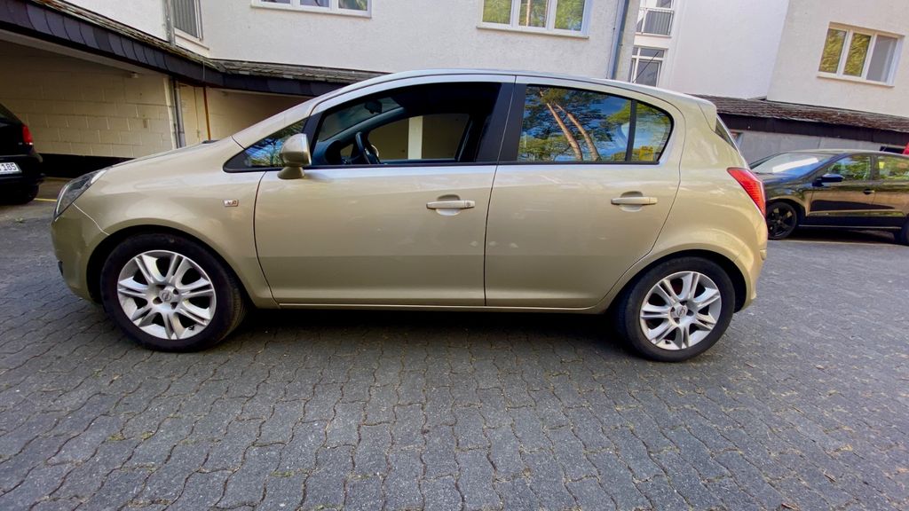 Opel Corsa 131.000 km 2.600 &euro; Marburg 35037