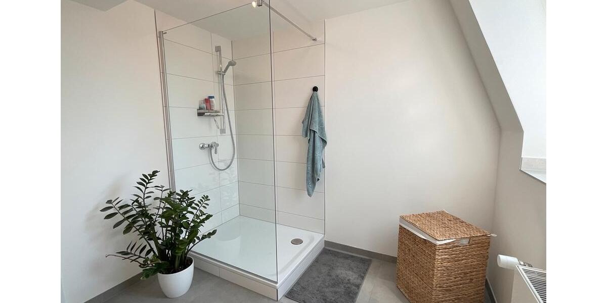 Dachgeschoßwohnung Blomberg - 3 Zimmer, 92 m&sup2;, 185.000&euro; | Angebot:27073240