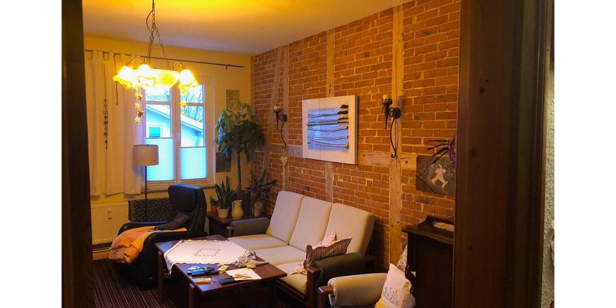 3 12 Zimmer Wohnung im 1. OG im gepflegten Altbau 3.5 zimmer