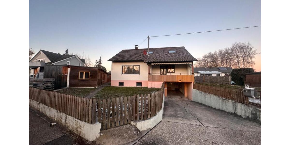 Frisch Sanierte Untergeschosswohnung – 1 Zimmer mit Gartenanteil 1 zimmer