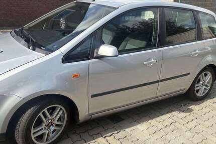 Ford C-Max 153.000 km 2.700 € Düsseldorf 40470